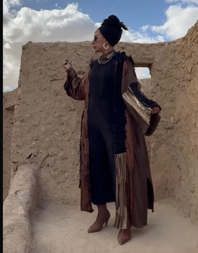 [Lqrm05] Gold Pleated Kaftan